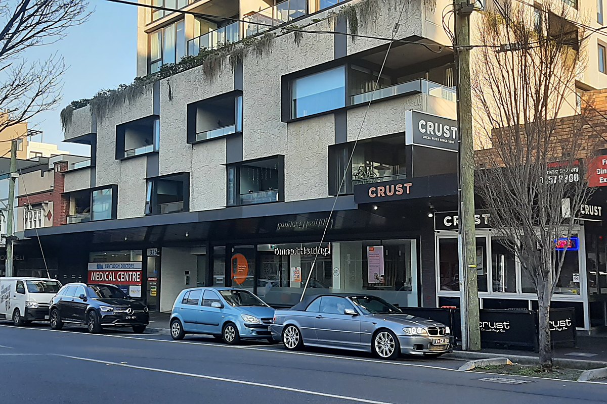 Shops and cafes along Centre Road in Bentleigh, Melbourne
