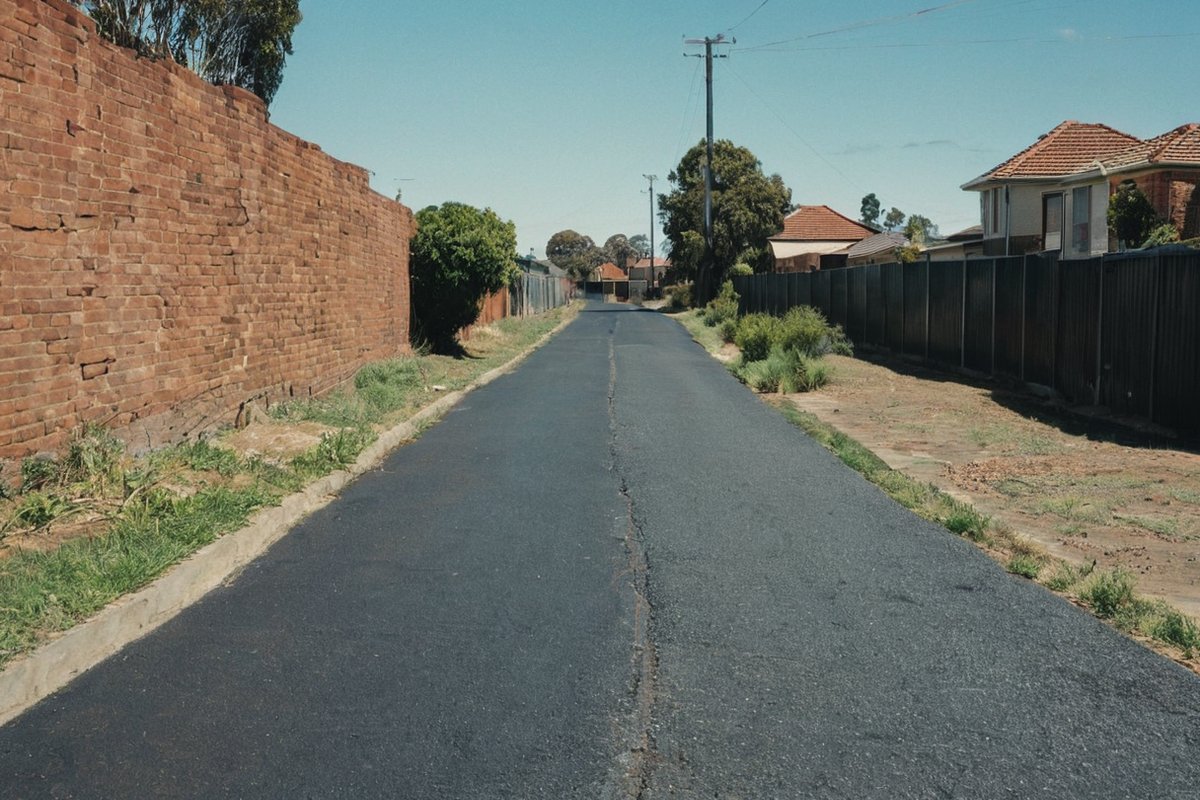 Clean Melbourne suburban lane cleared after illegal rubbish dumping removal
